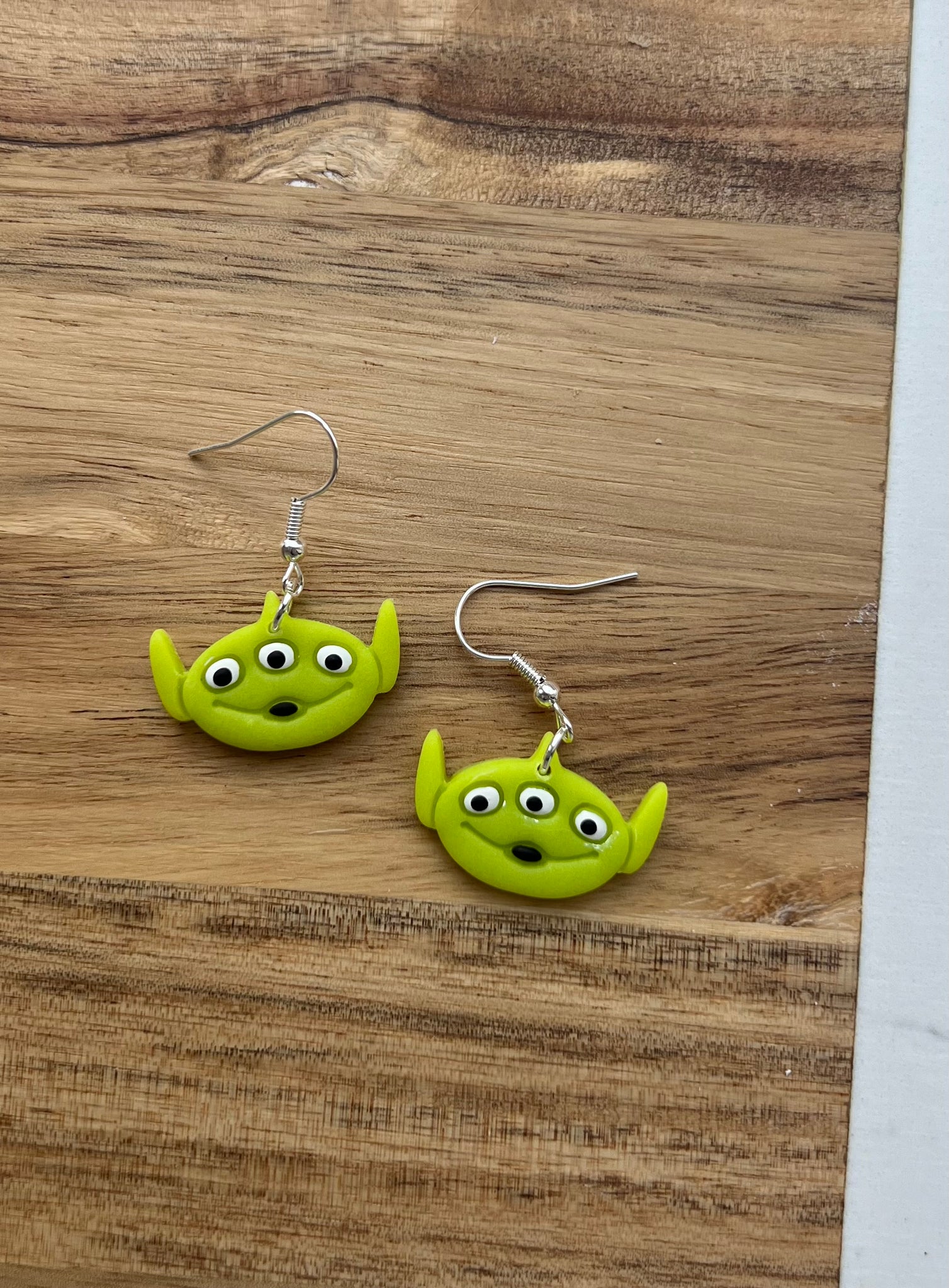 Alien Dangles